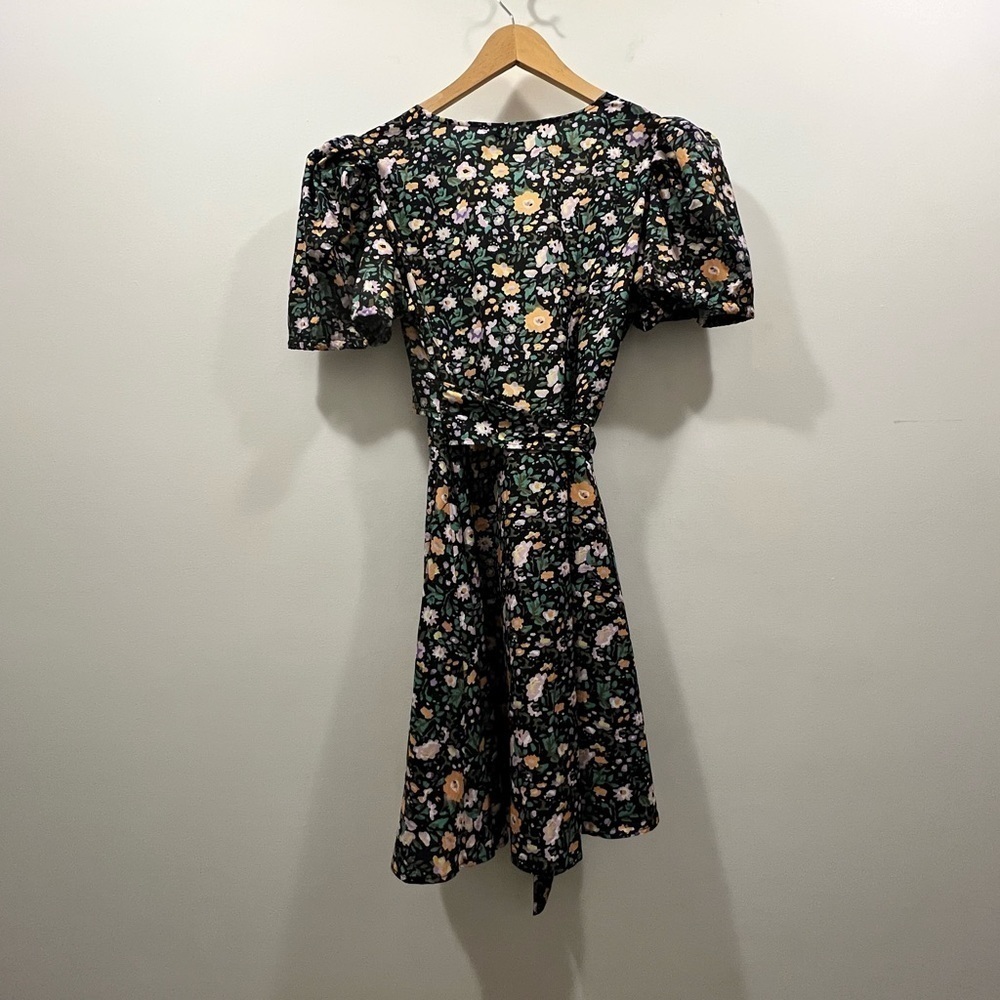 AVANTLOOK Floral Puff-Sleeve Dress - Picture 7 of 10